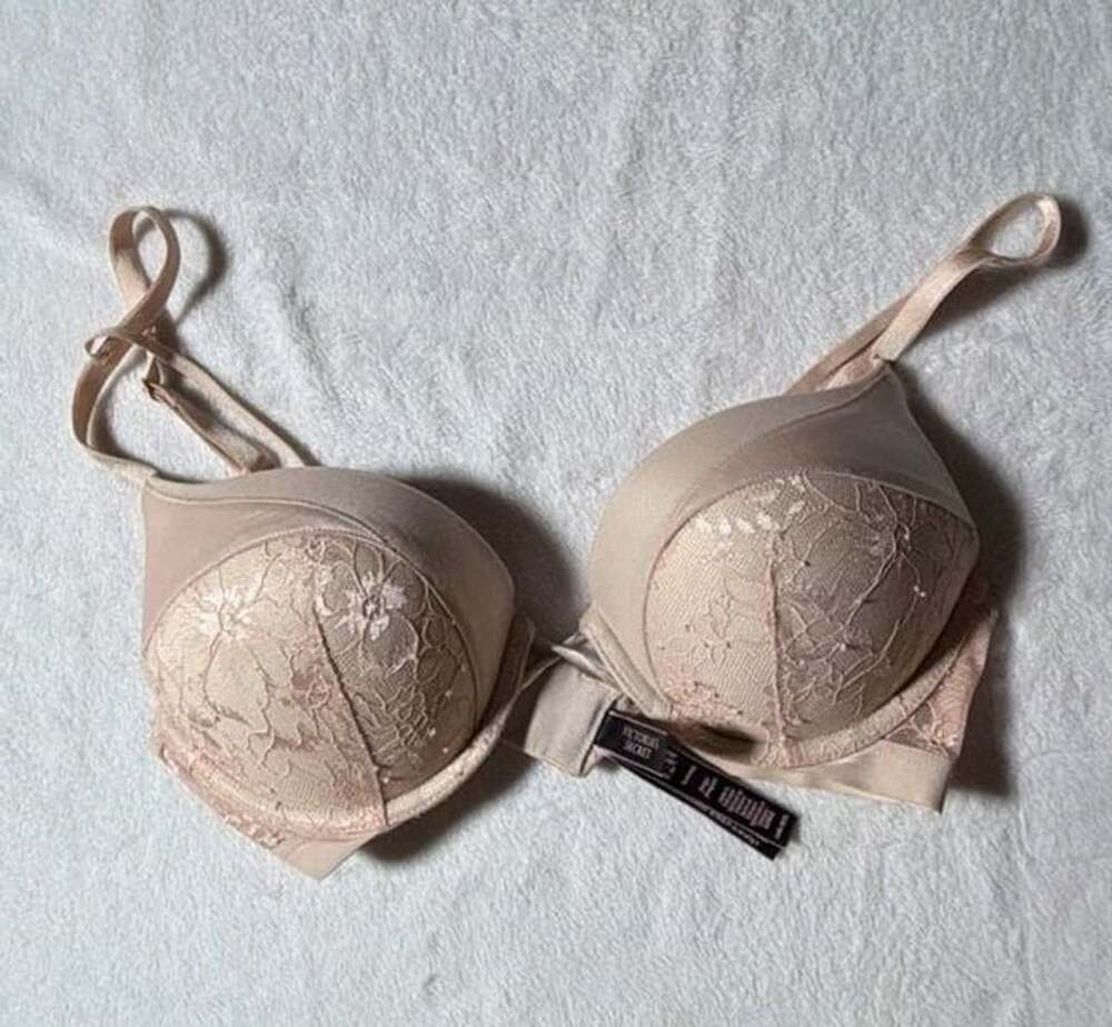 Bombshell Victoria's Secret Pink Lace Bra 34B